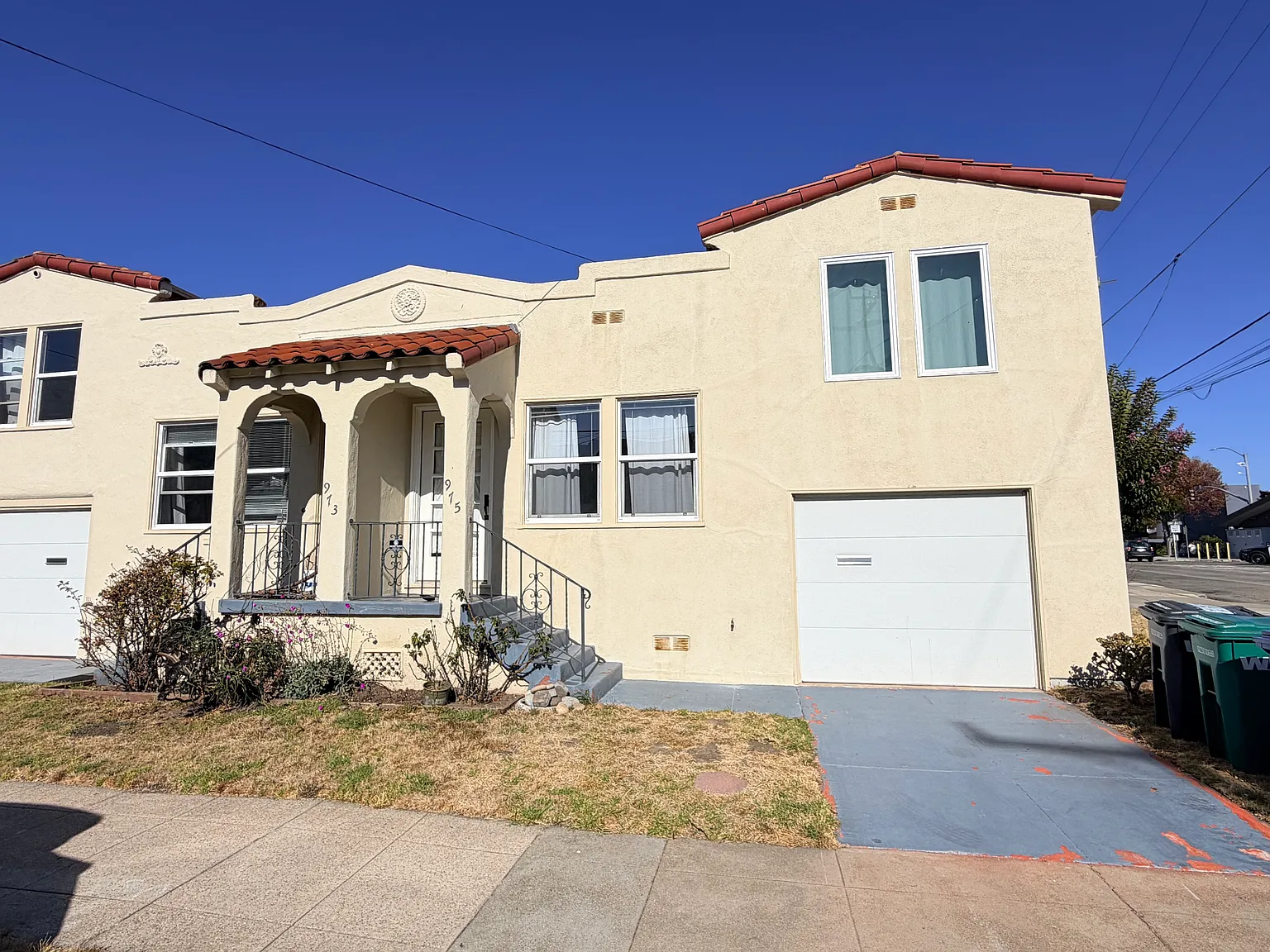 2 bed, 900 sqft, $2,975 — Photo 1