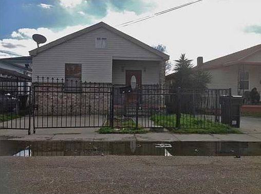 1st image of 3327 De Armas St