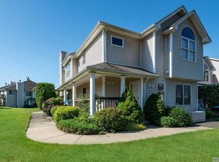 1905 Cedar Path, Riverhead, NY 11901