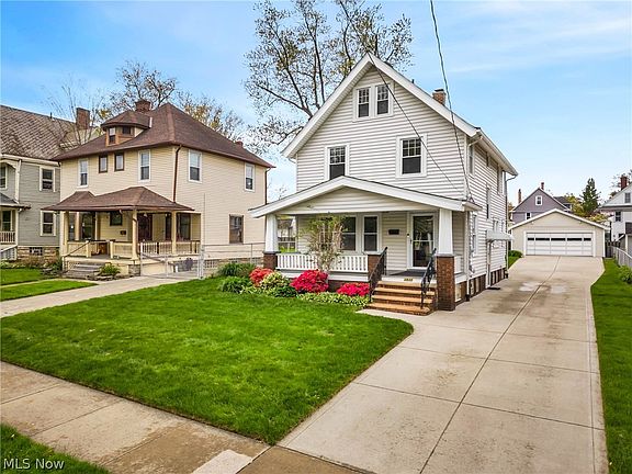 3rd image of 1510 Lakewood Ave