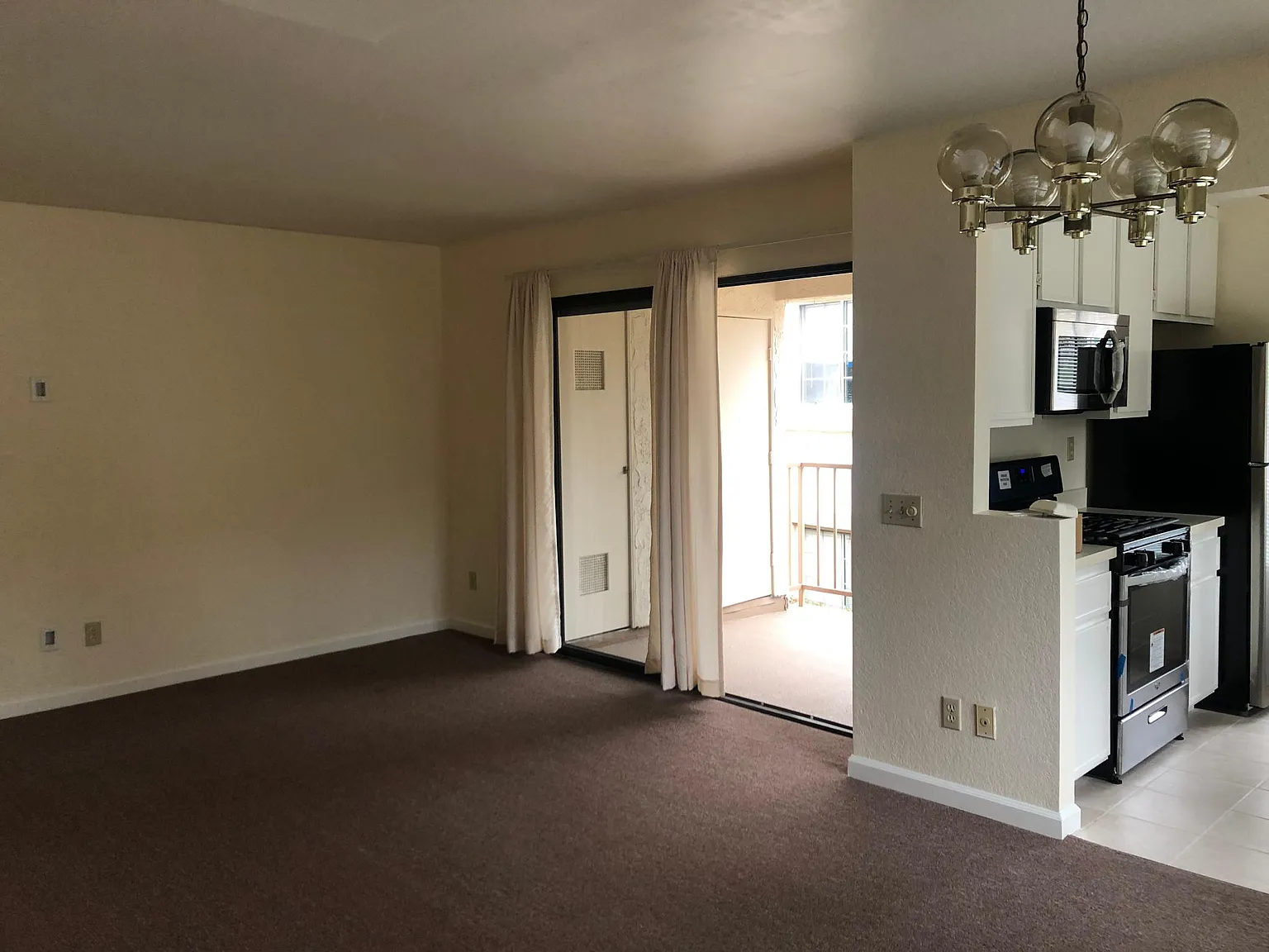 1 bed, 561 sqft, $2,150 — Photo 3