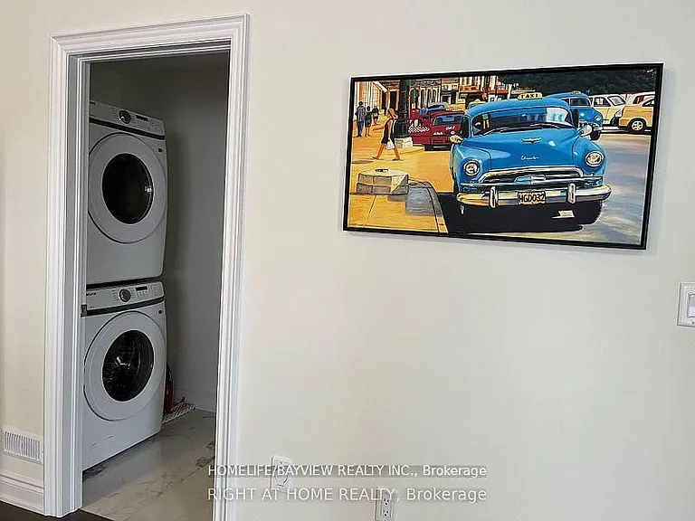 7 Griffith St W — Photo 29