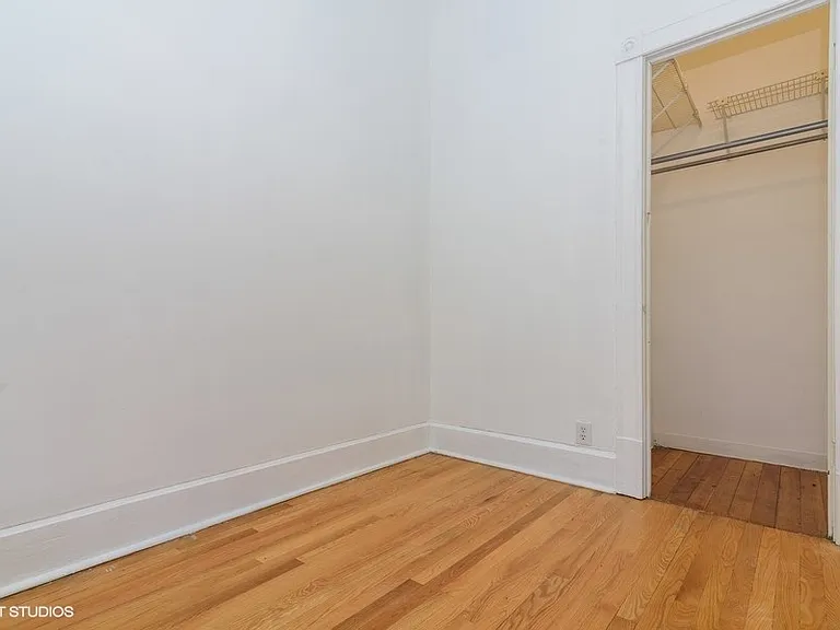 1939 W Thomas St #2R — Photo 8