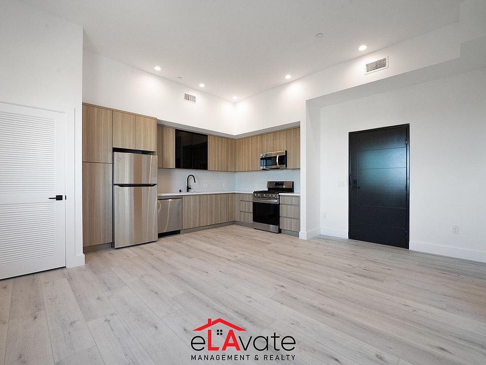 1st image of 924 S Catalina St #304