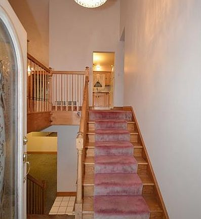 4th image of 4071 Hill St
