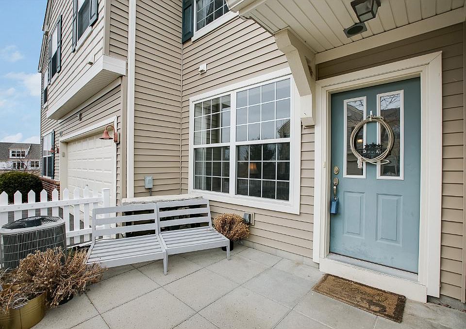 1st image of 4486 Rosemary Way Unit 5