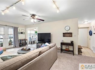 202 Newport Ct #202, Fords, NJ 08863