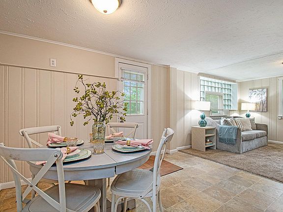 5th image of 26427 Evans Dr