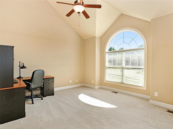 3rd image of 4606 NE 102nd Ct