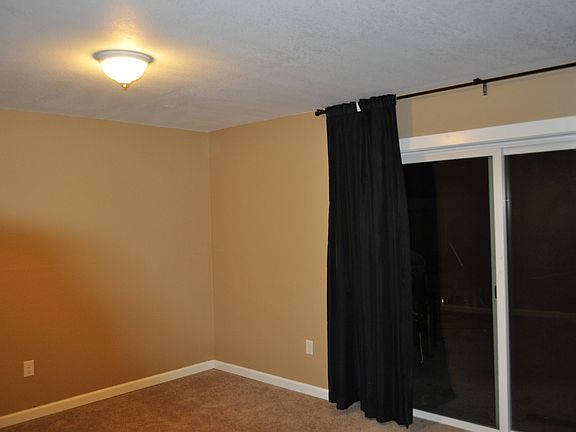 5th image of 411 NE 144th Ave