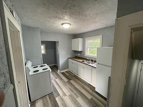 5th image of 100 Carlton Dr