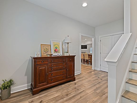 4th image of 244 Royal Oaks Dr
