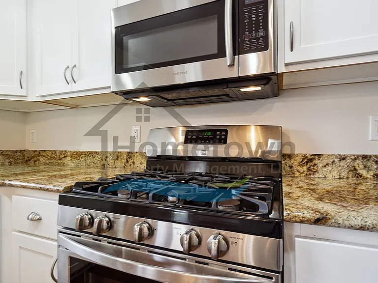 7358 N Aaron St — Photo 13