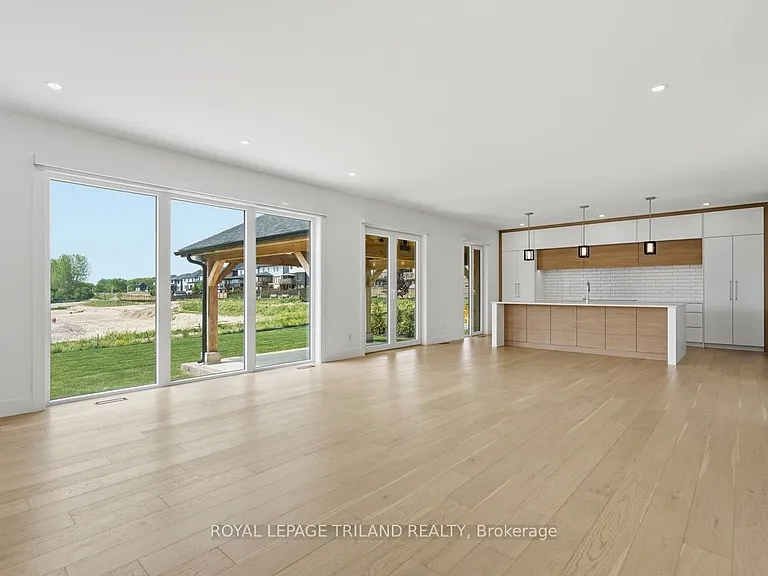 77 Crestview Dr — Photo 6