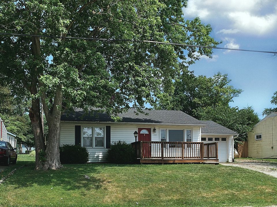 2nd image of 223 Maple Dr