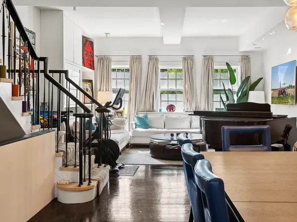 209 East 31st Street image 5 of 9