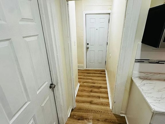 4th image of 31 Elliott St #2