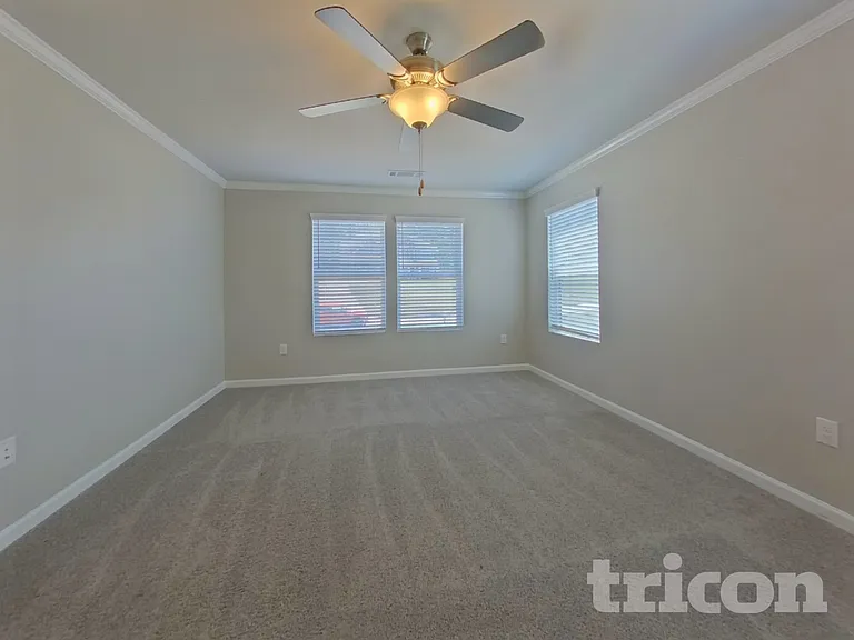 831 Bryson Lake Cir — Photo 6