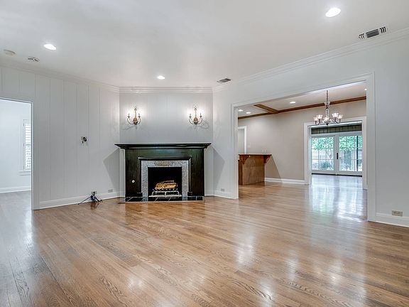 5th image of 113 Rosemary Ave