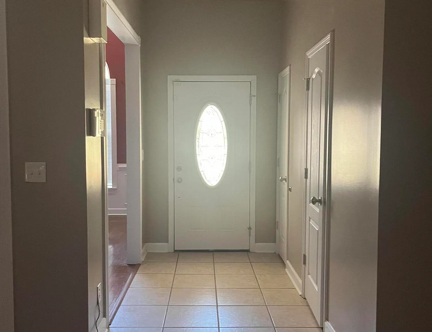 3 bed, 2.5 bath, 2152 sqft, $2,100 — Photo 2