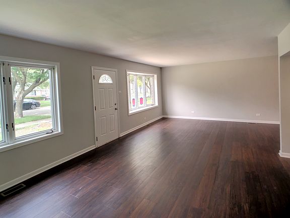 5th image of 4447 Amelia Ave