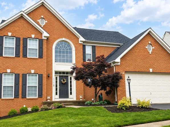 47432 River Falls Dr, Sterling, VA 20165