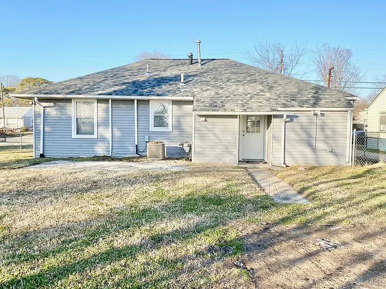 323 Roane Dr — Photo 20