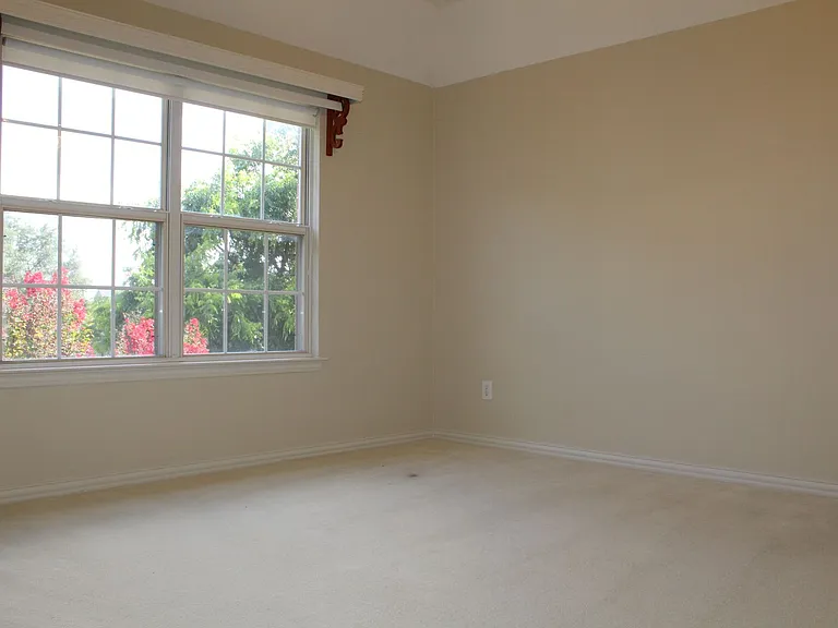 11000 Breezewood Dr — Photo 17