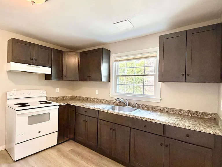 75 Stimson Rd #B — Photo 2