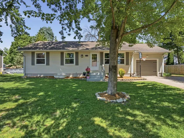 716 Winter Dr, Faribault, MN 55021