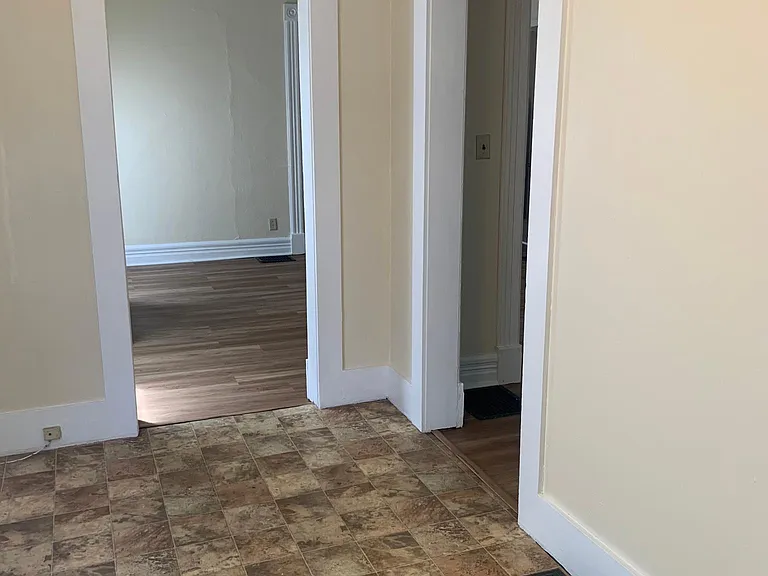 106 Ashley St — Photo 1