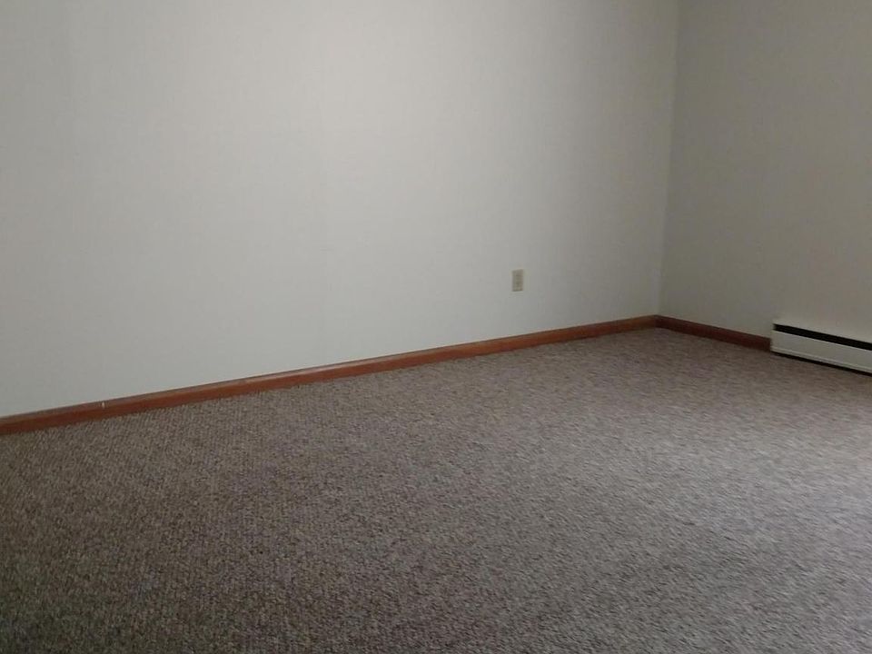 2nd image of 504 1/2 E Avenue F