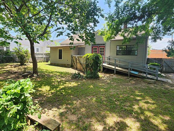 3rd image of 208 E Vine Ave