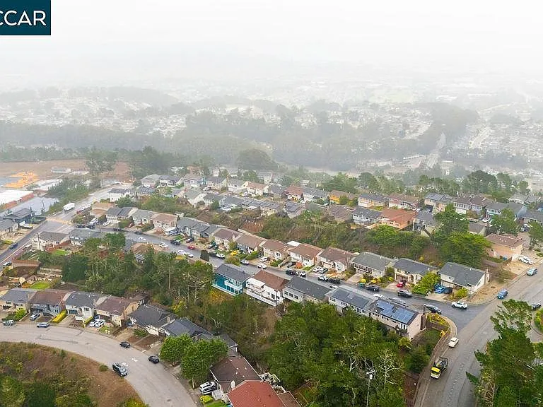 225 Merced Dr — Photo 15