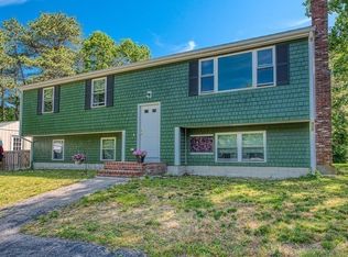 4 Swan Ave, Plymouth, MA 02360