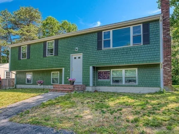 4 Swan Ave, Plymouth, MA 02360