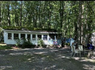 146 Chickasaw Ln, Shohola, PA 18458