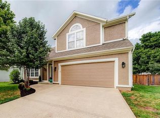 1204 N 2nd East St, Louisburg, KS 66053