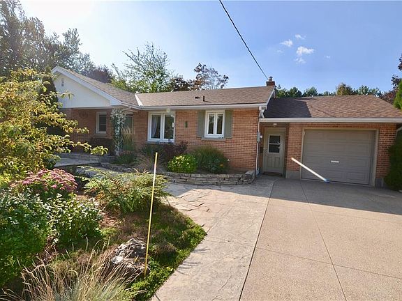 3rd image of 33 Garden Dr