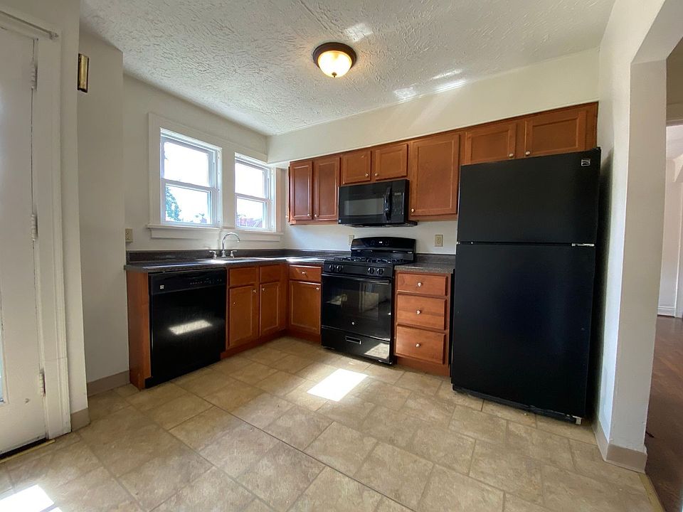 1st image of 5600-5602 Beacon St #308