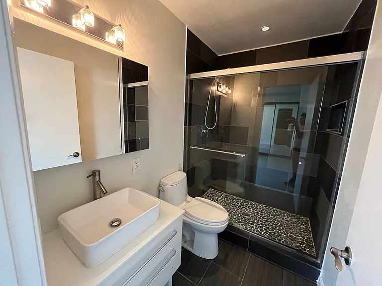 1121 Eureka St #1 — Photo 6