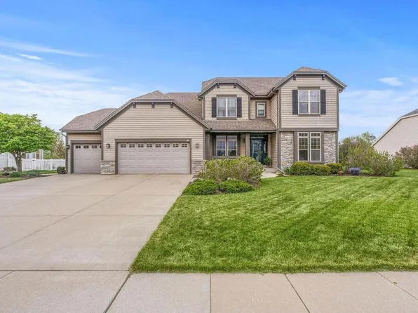 638 Stoecker Farm AVENUE, Mukwonago, WI 53149