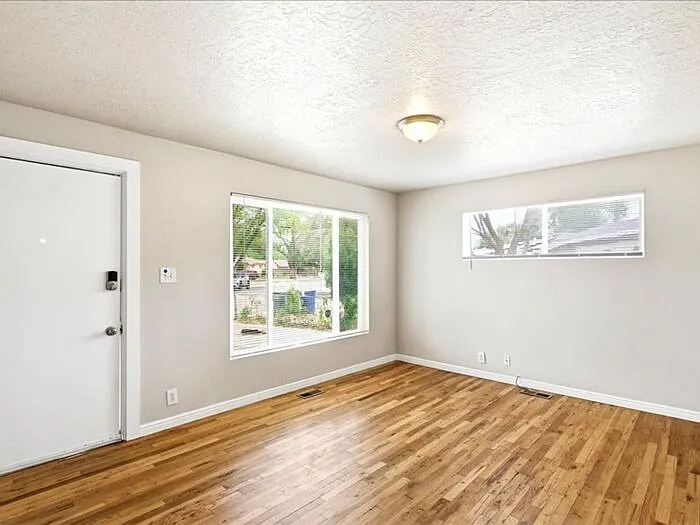 1026 S Montgomery St — Photo 3