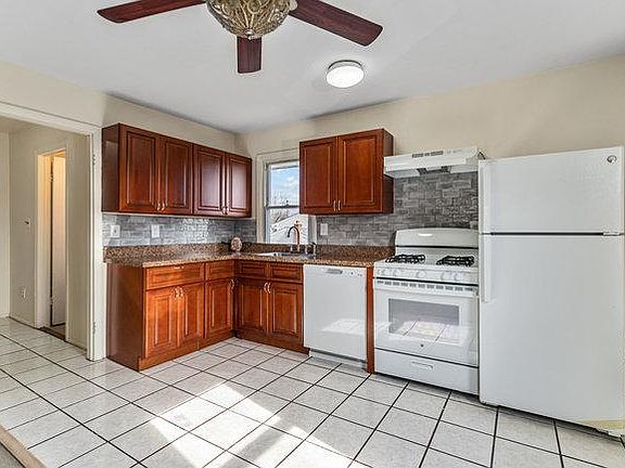 2nd image of 1856 Oak Tree Rd