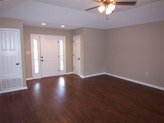 4th image of 6340 Woodside Dr