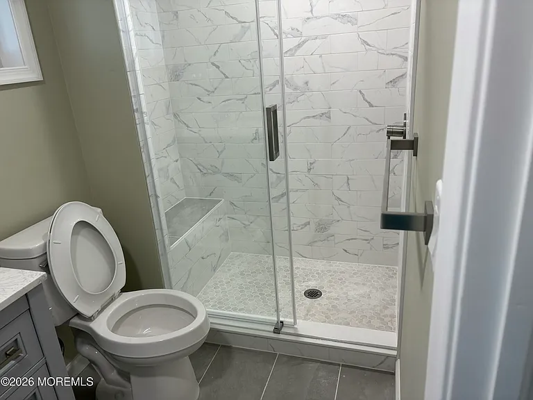 14 Skippers Blvd — Photo 13