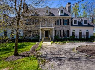 17455 Munn Rd, Chagrin Falls, OH 44023