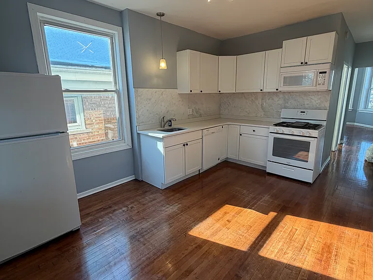 1333 Clinton Ave #2 — Photo 8