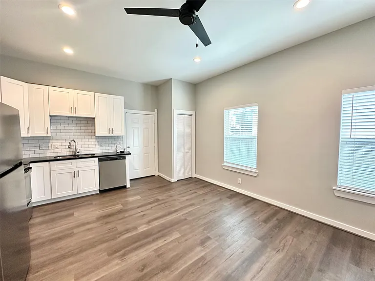 225 N Everton St #4 — Photo 3