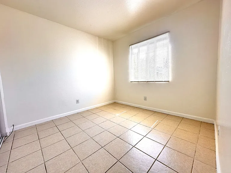 3421 68th Ave — Photo 9